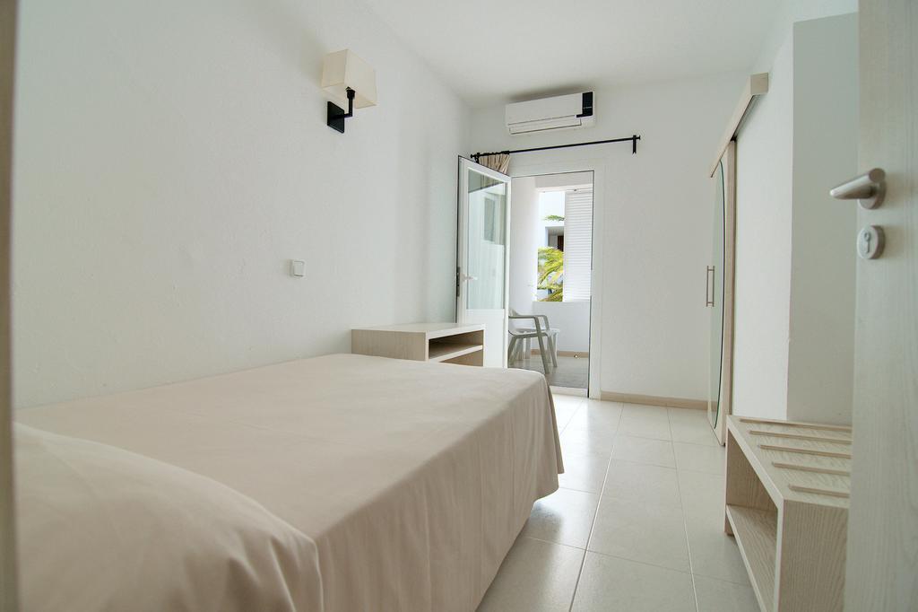 Hostal Capri Es Pujols Pokój zdjęcie